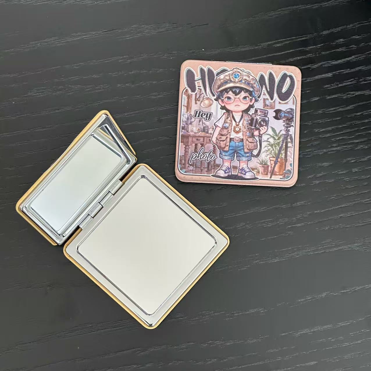 PU皮卡通图案化妆镜通用化妆镜折叠镜学生翻盖小镜子