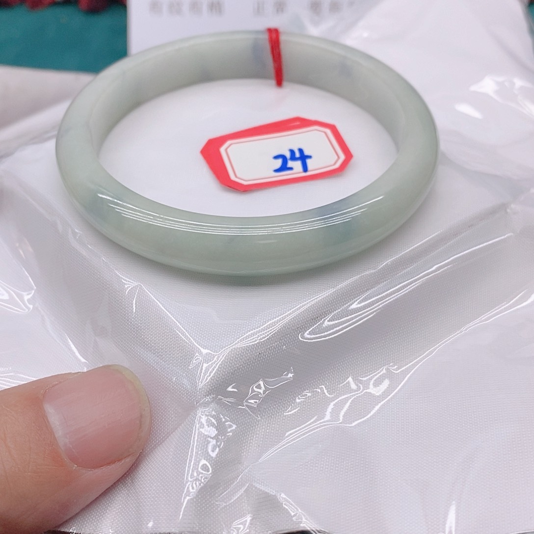 翡翠手镯未镶嵌深*鱼244444444