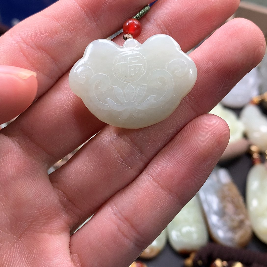 和田玉颈饰未镶嵌