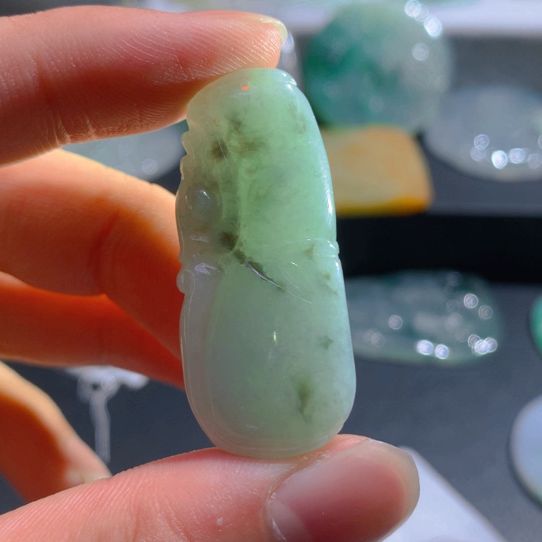 翡翠未镶嵌颈饰翡翠