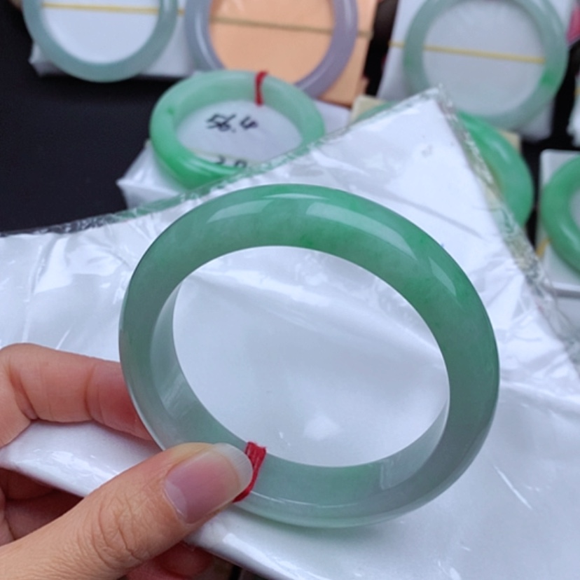 【闪购商品】翡翠手镯（开口镯）未镶嵌           正圈59 晴底飘绿