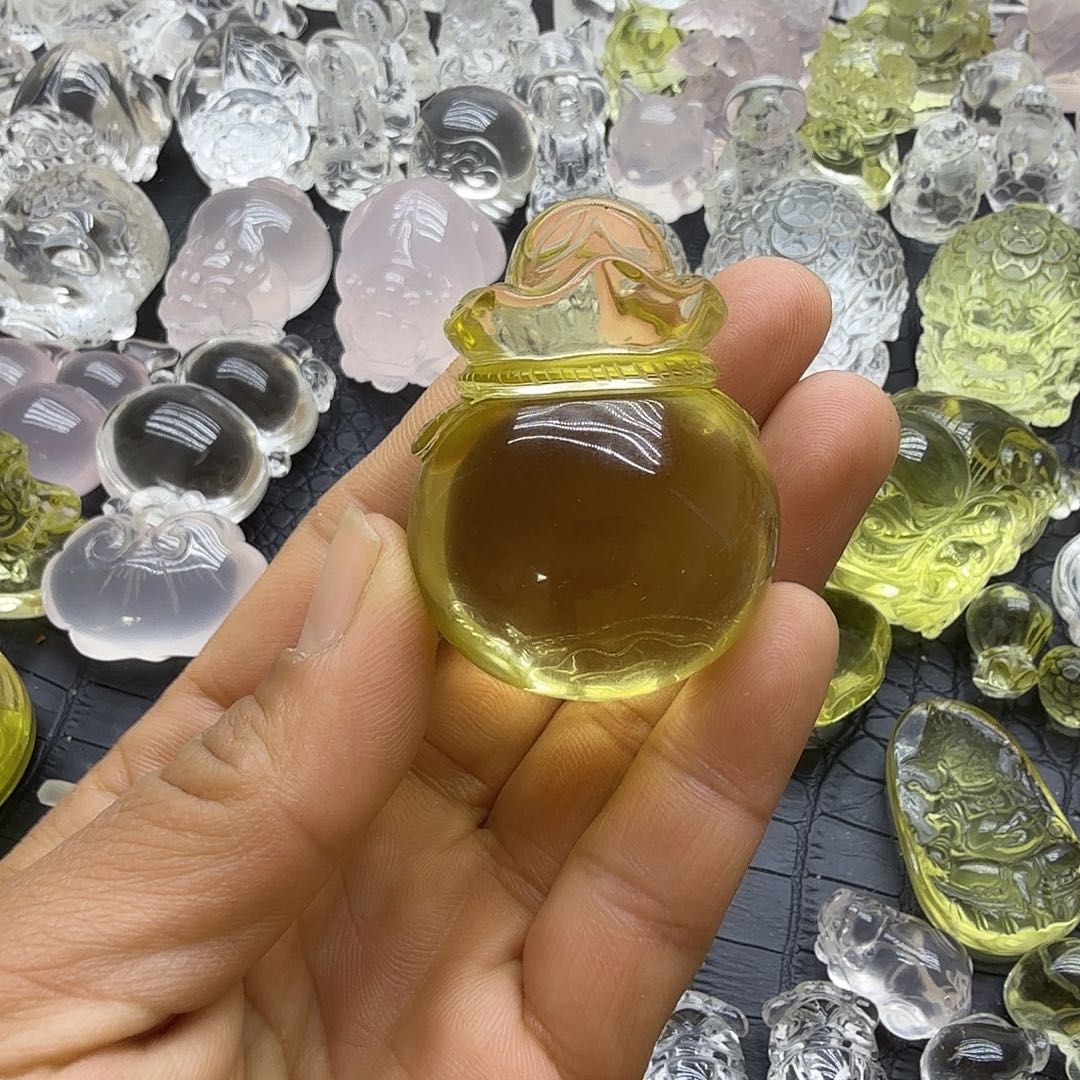 高***进水晶未镶嵌颈饰吊坠