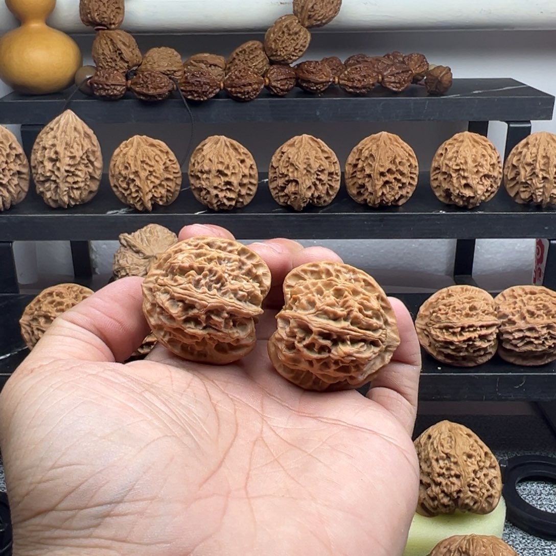 吳***东文玩核桃吊坠苹果园38