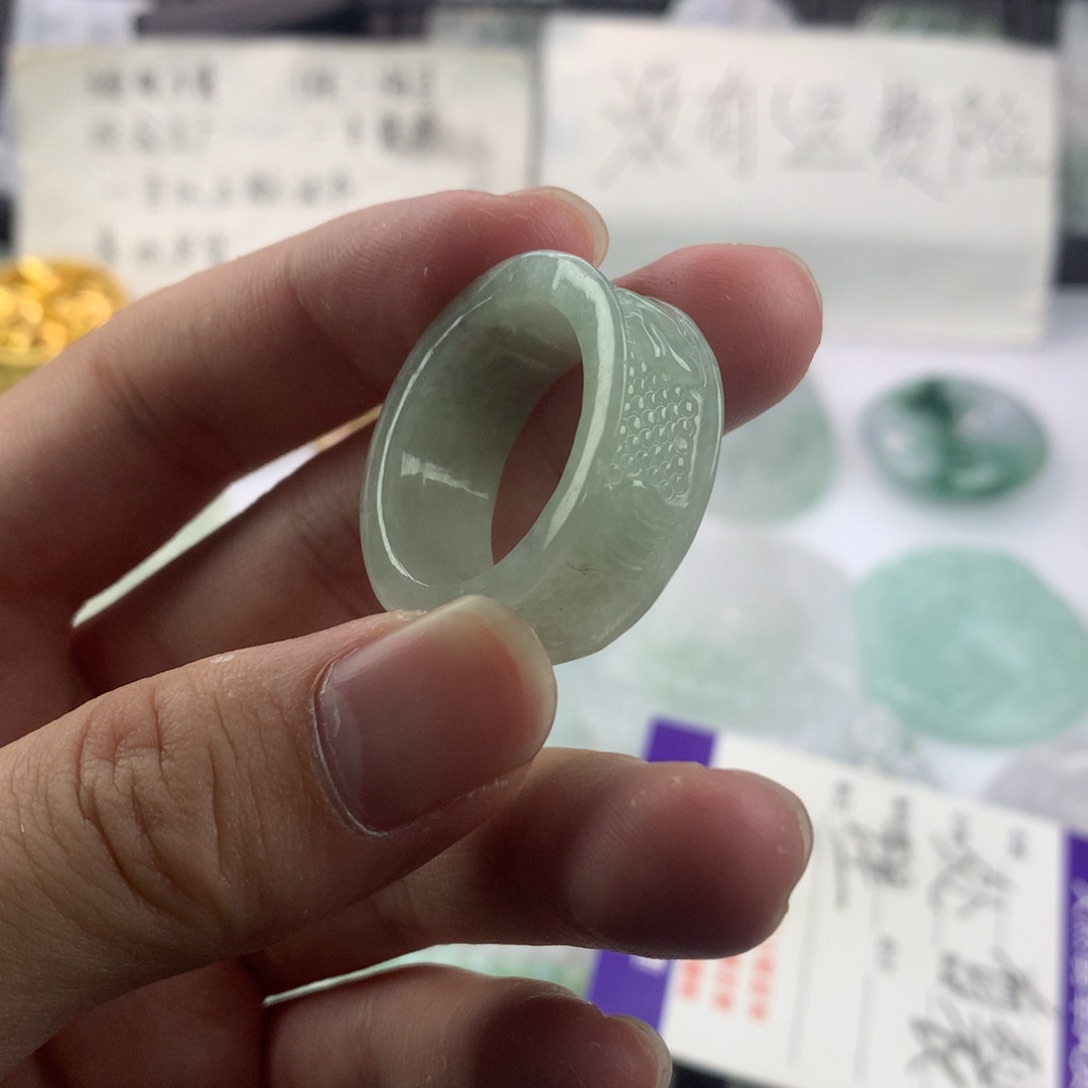 翡翠颈饰未镶嵌一