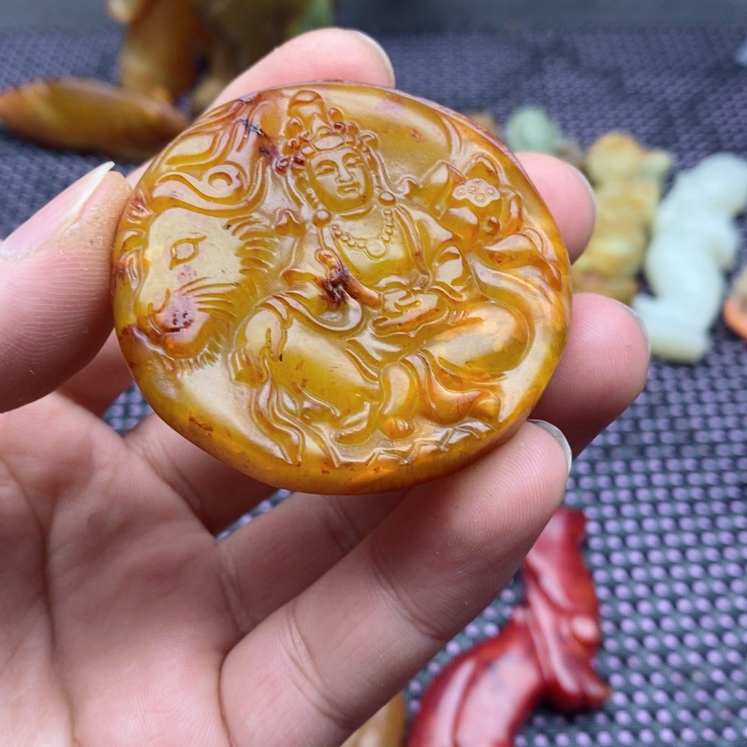 蛇纹石玉颈饰未镶嵌