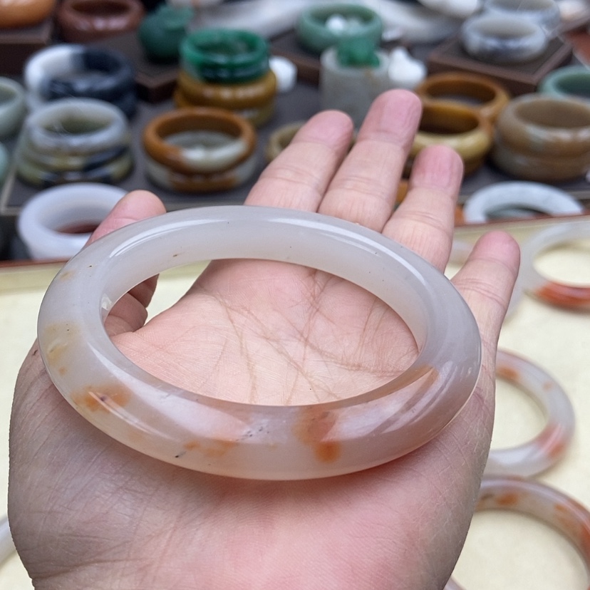 【闪购商品】石英质玉手镯60未镶嵌爱*鱼