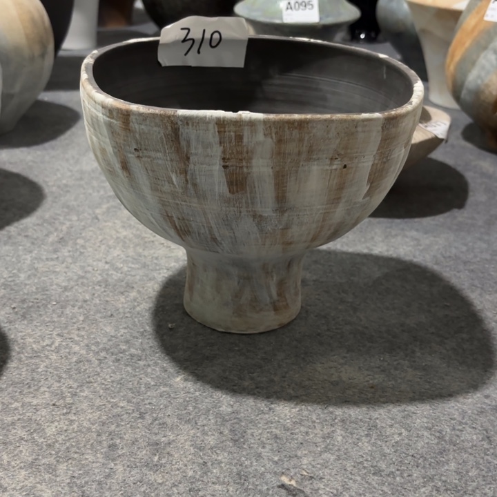 陶瓷热**活哇塞小珑福利花瓶310