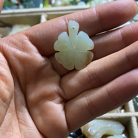 和田玉颈饰未镶嵌一个