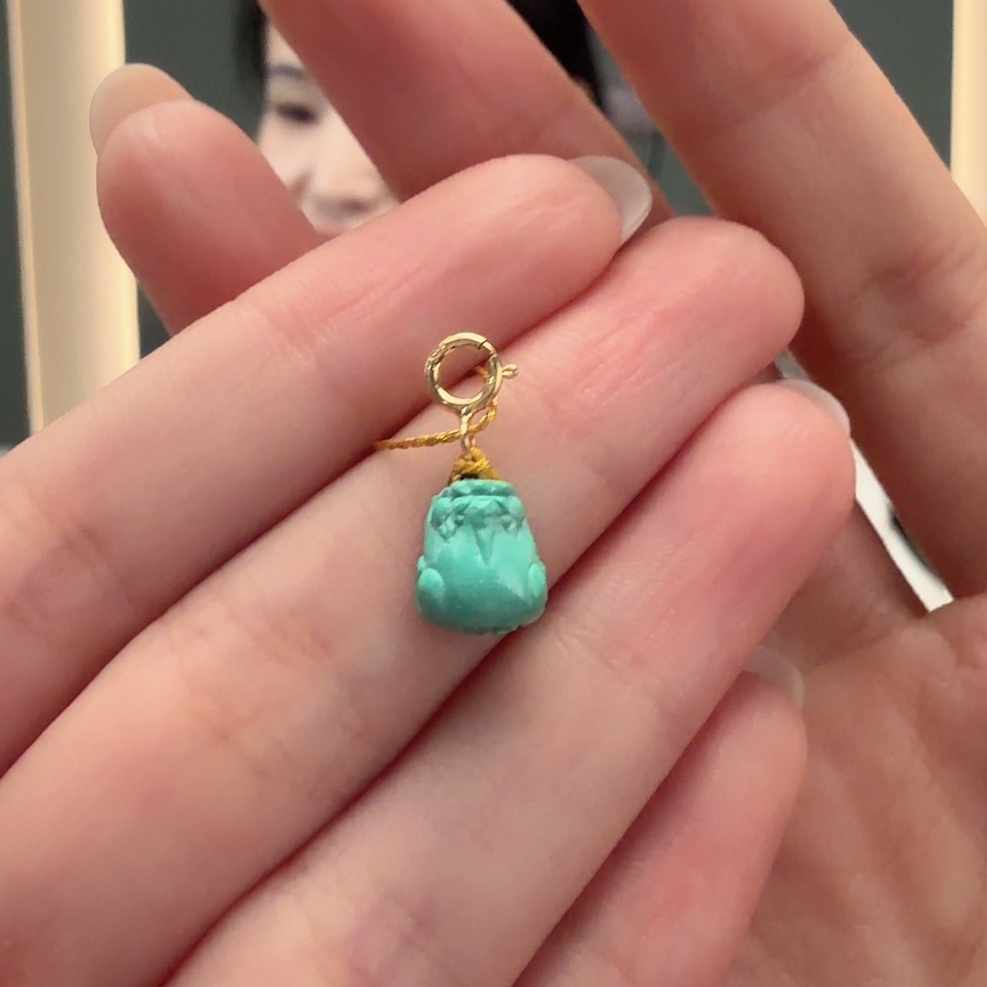 绿松石未镶嵌颈饰