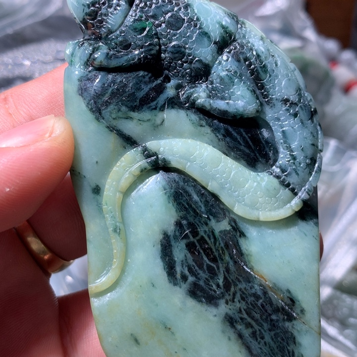 翡翠未镶嵌颈饰保真天然a货翡翠