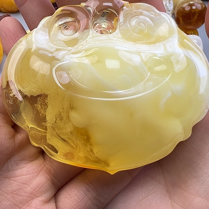 蜜蜡未镶嵌珠宝奇石