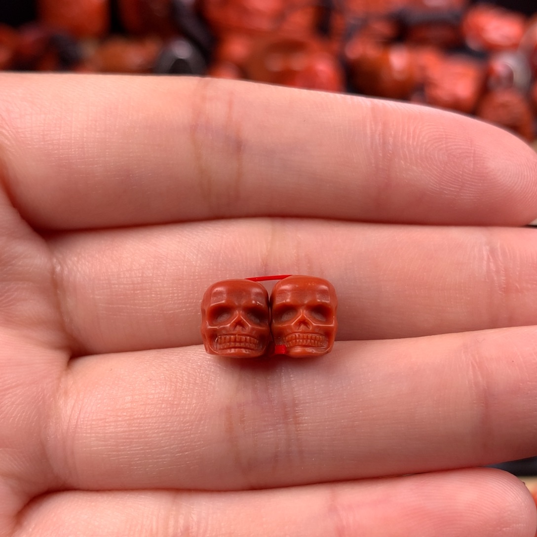 未镶嵌骷髅头7.3mm南红玛瑙
