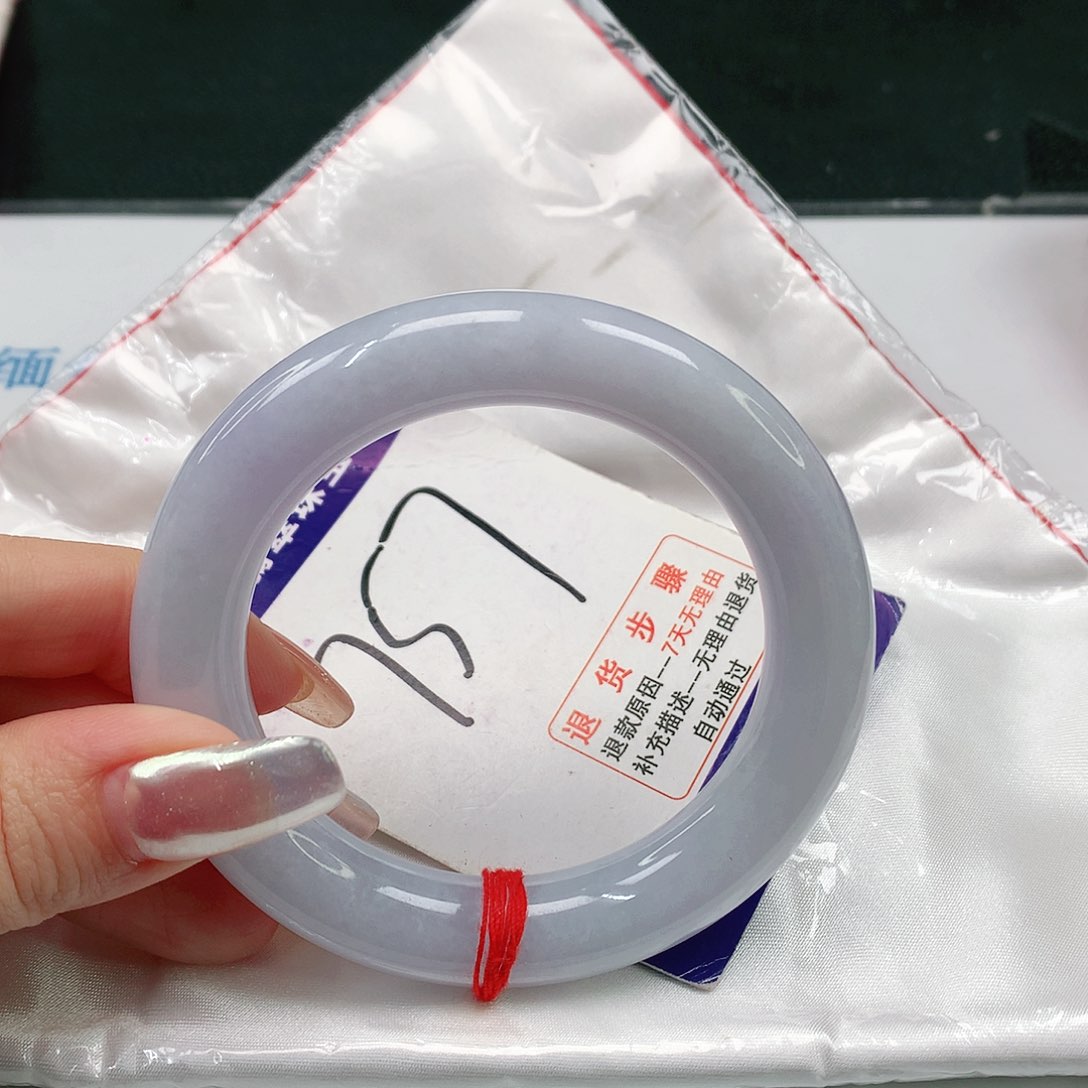 翡翠手镯（圆镯）未镶嵌翡翠手镯