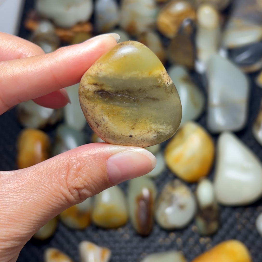 和田玉未镶嵌把件A14