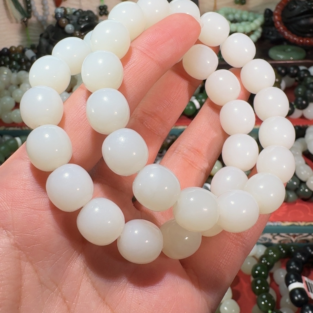 一***子和田玉未镶嵌手链多样性发货拍一发一