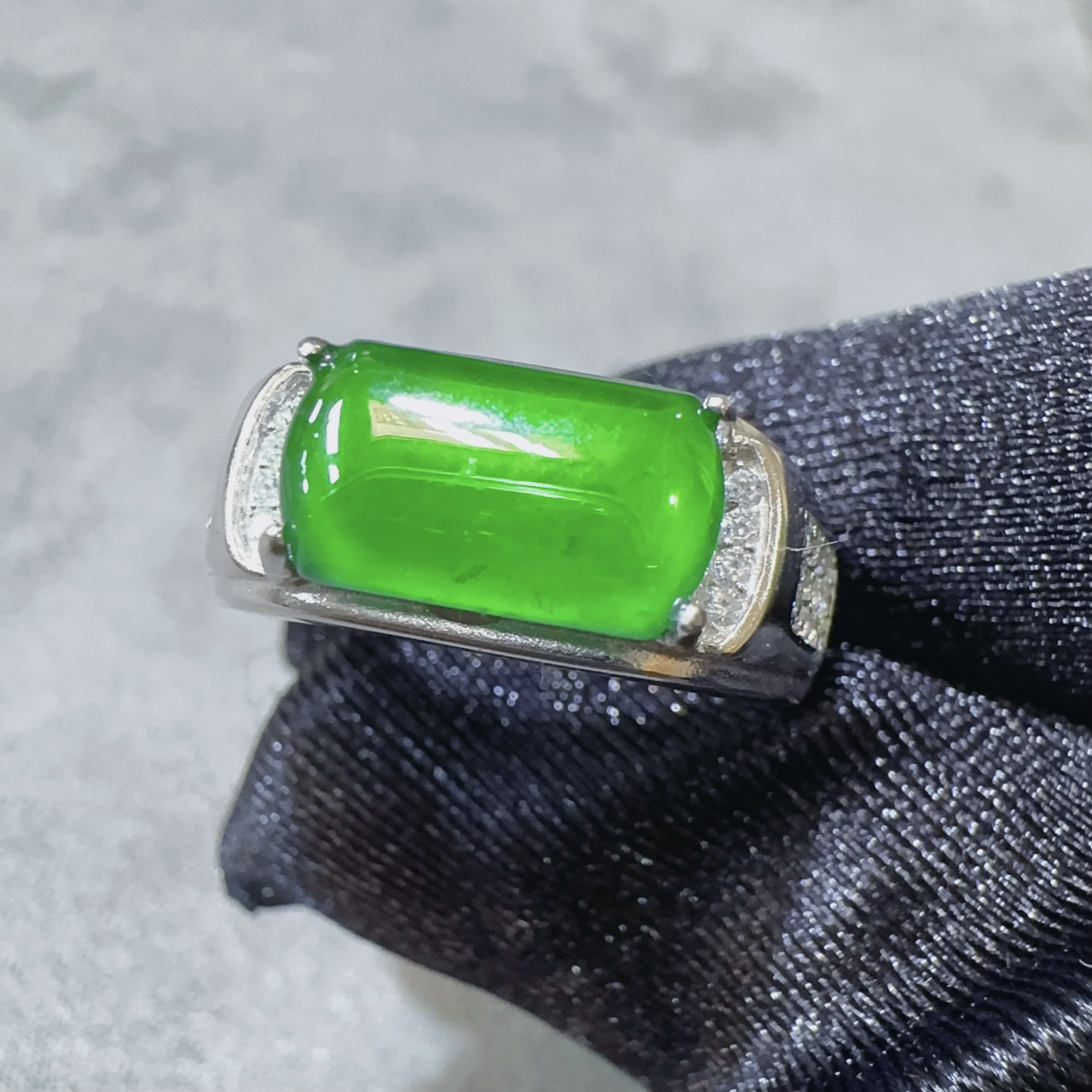 【直播间专属-马鞍戒】天然A货翡翠阳绿无事牌戒指气质时尚简约满绿