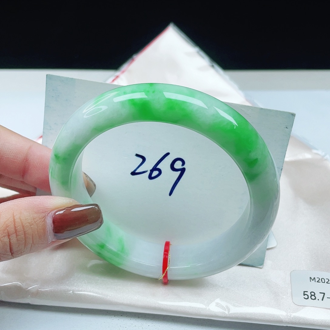 翡翠未镶嵌手镯 正圈58+