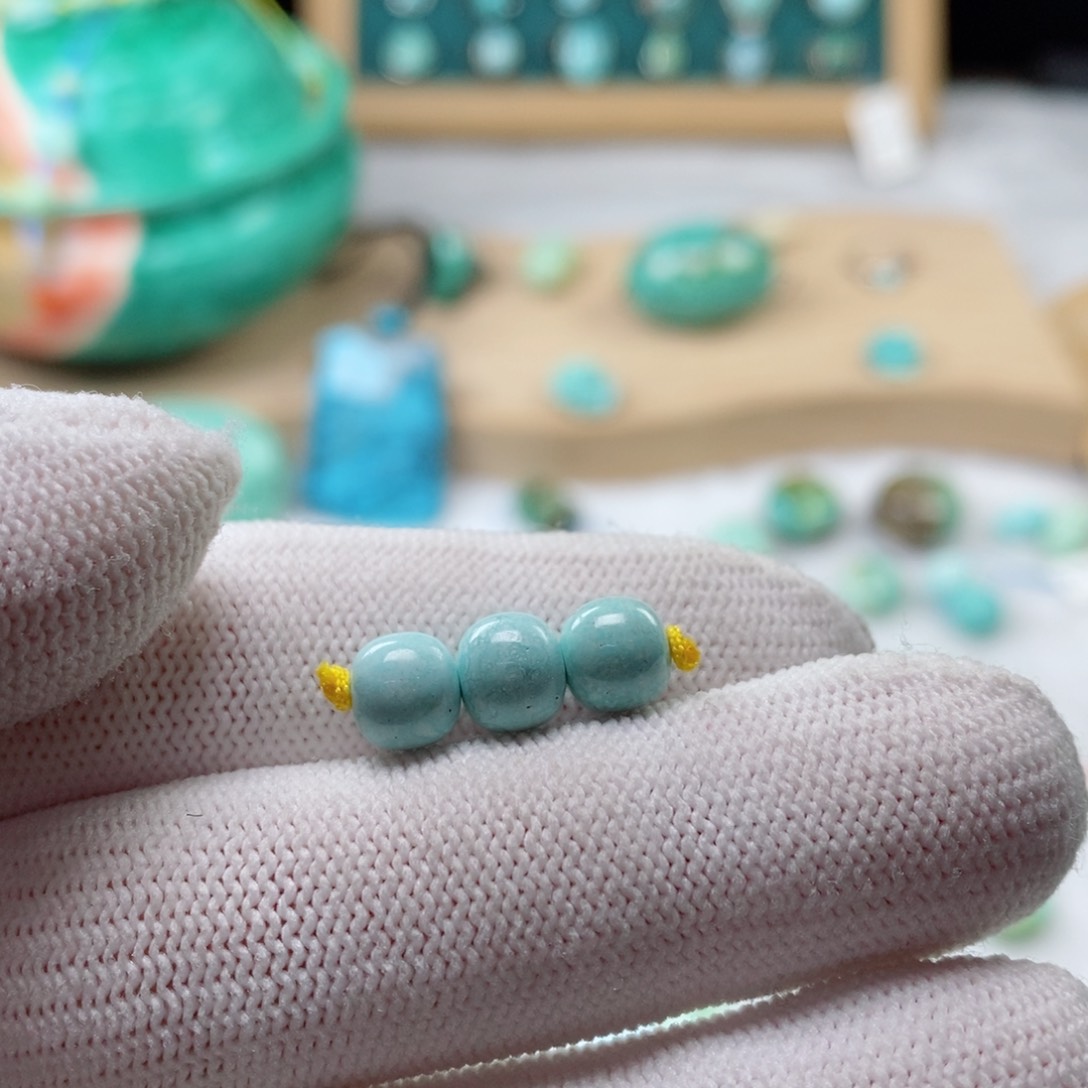 绿松石颈饰未镶嵌