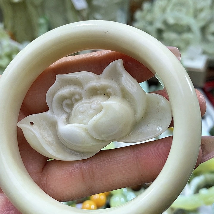 岫玉岫玉一套未镶嵌