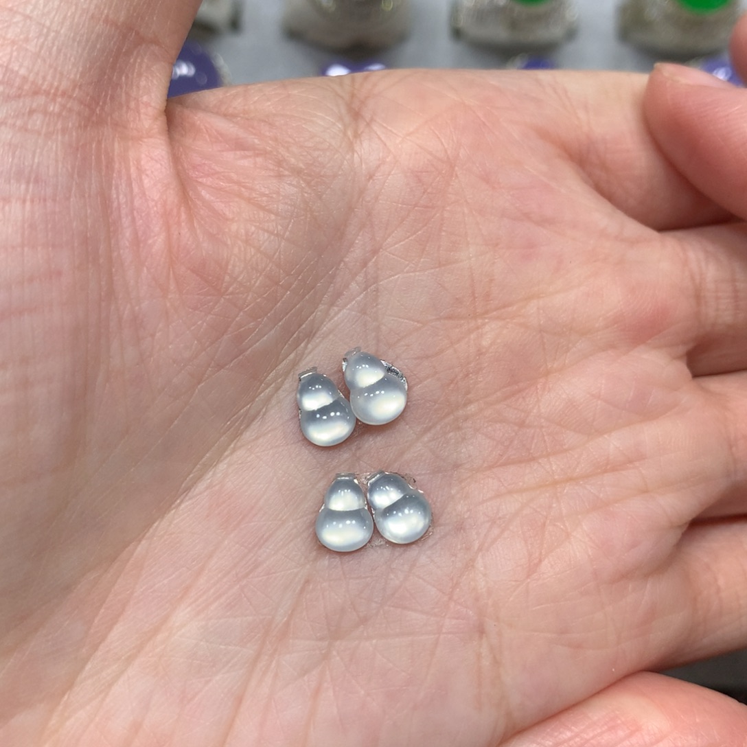 翡翠戒指未镶嵌葫芦