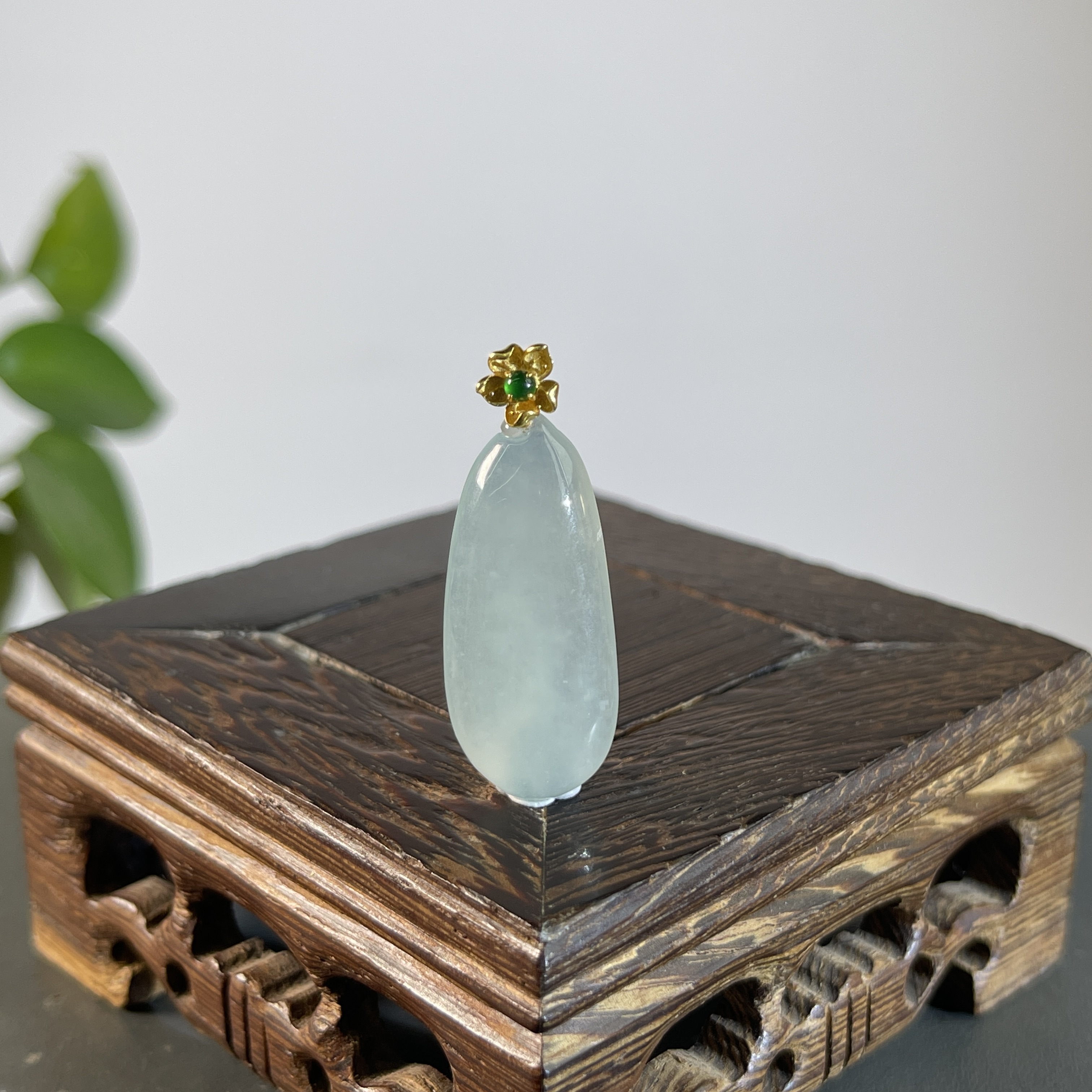 JSW28-101  天然缅甸A货翡翠 18K扣福瓜