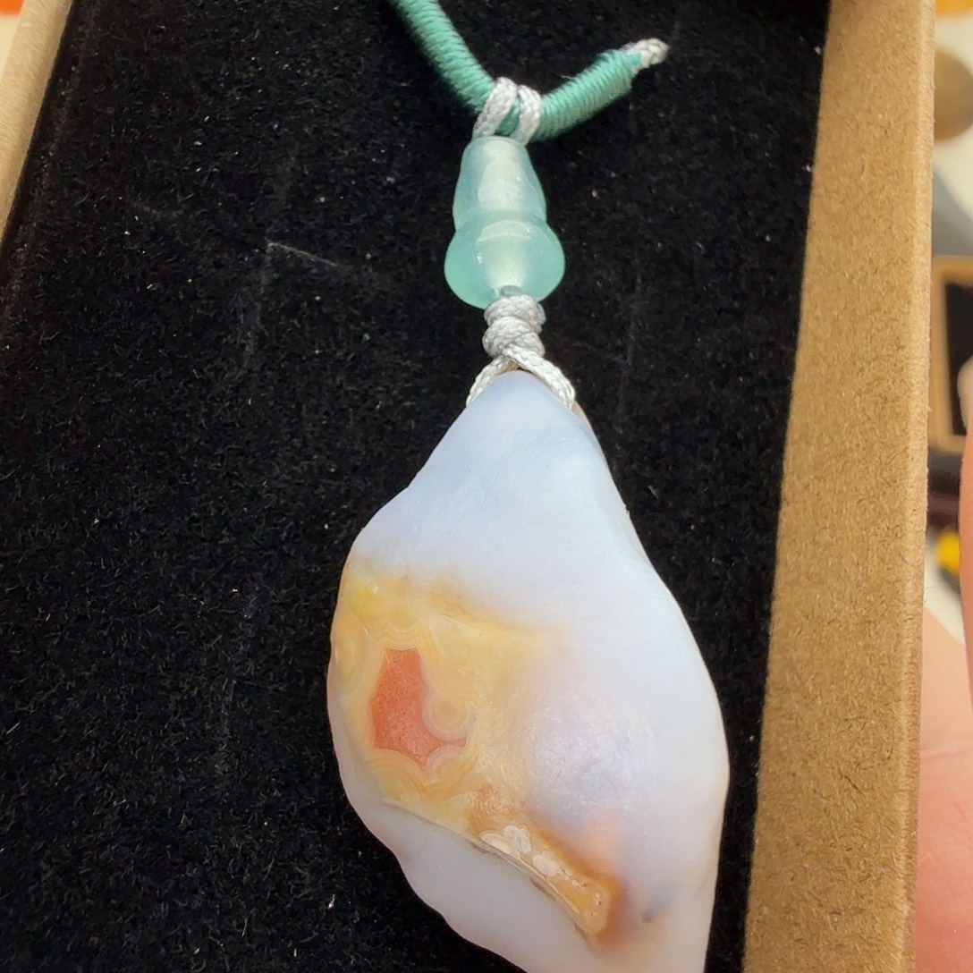 优***优只买单纯的吊坠，没带链子，属的性质。