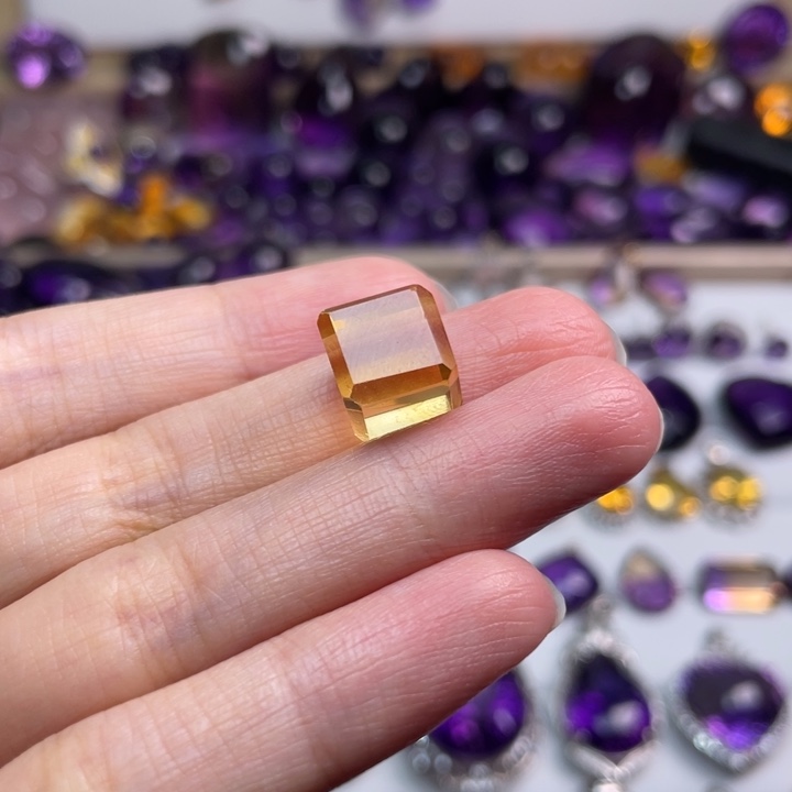 须***德未镶嵌珠宝半成品黄晶