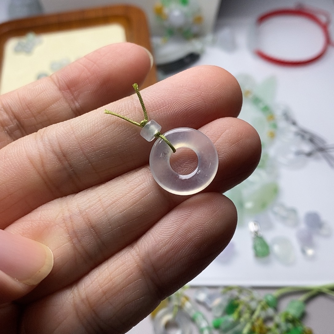 小***颖翡翠未镶嵌颈饰天然翡翠