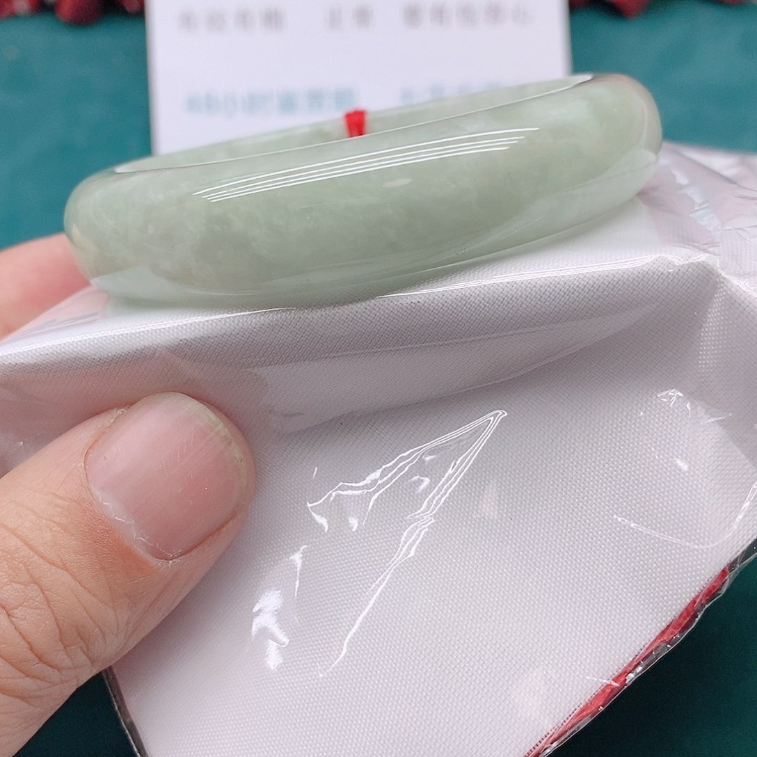 翡翠手镯未镶嵌用****1288888888