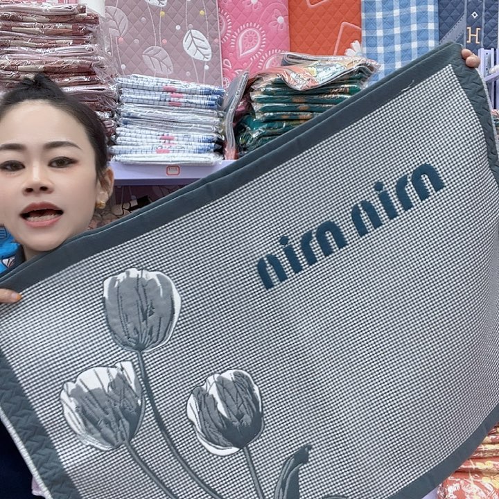 棉灰色郁金香出我好