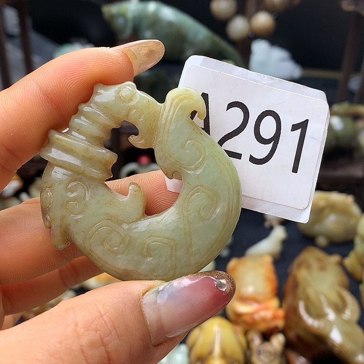 和田玉未镶嵌车挂