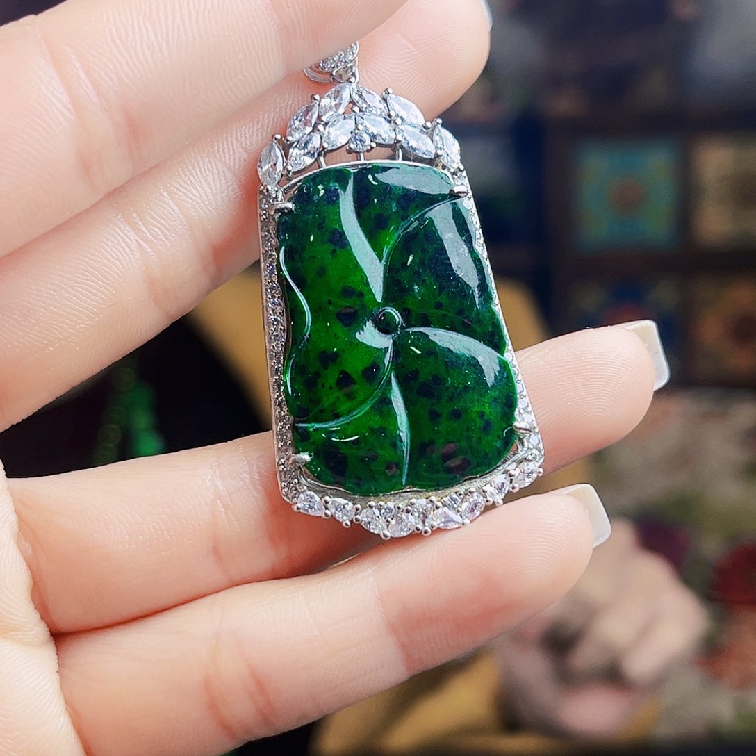 颈饰银S925镶嵌翡翠多样性