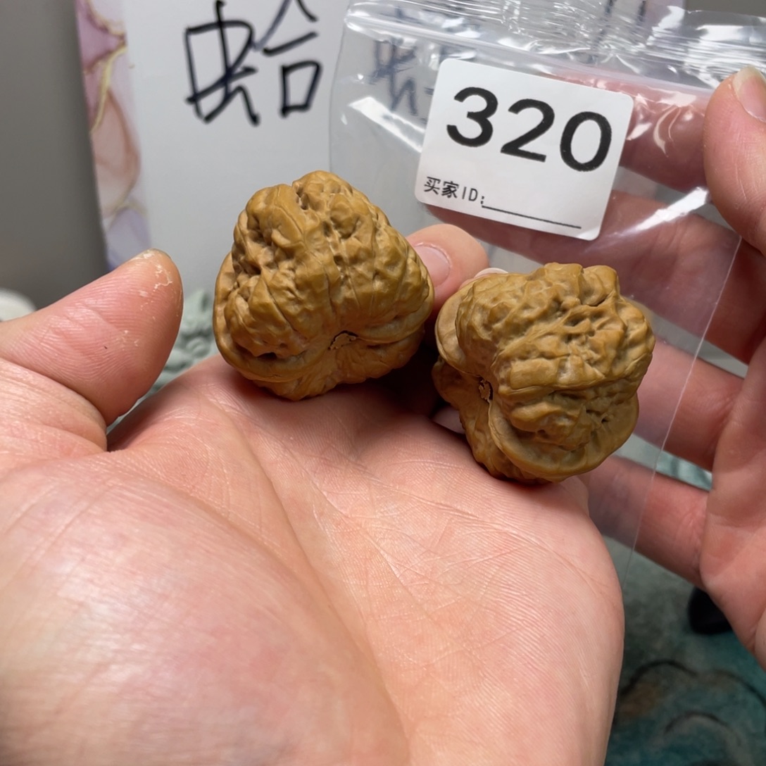 洵***迹核桃蛤蟆头文玩320