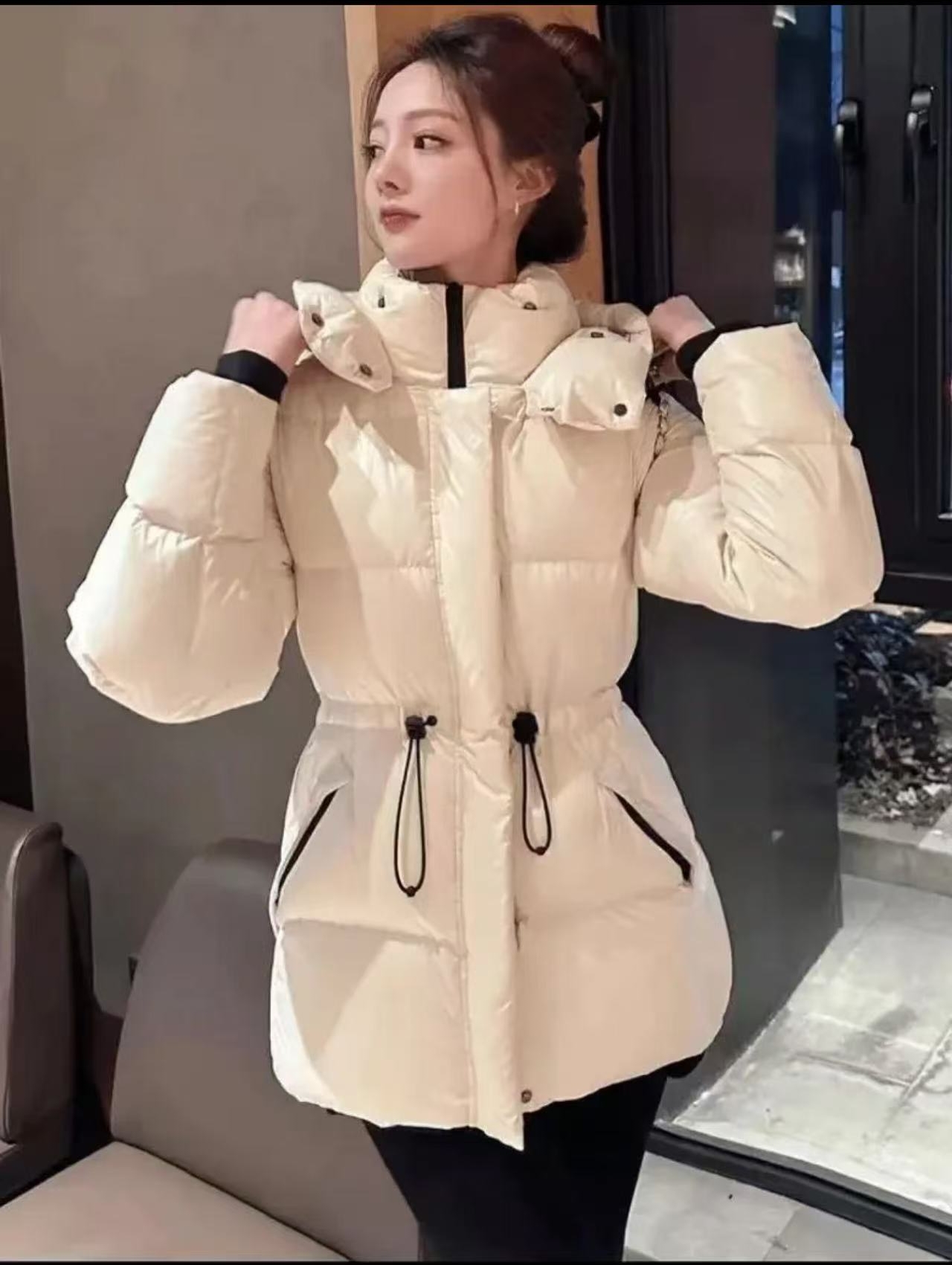 2025新款抽绳款短款加厚抗寒修身收腰羽绒服