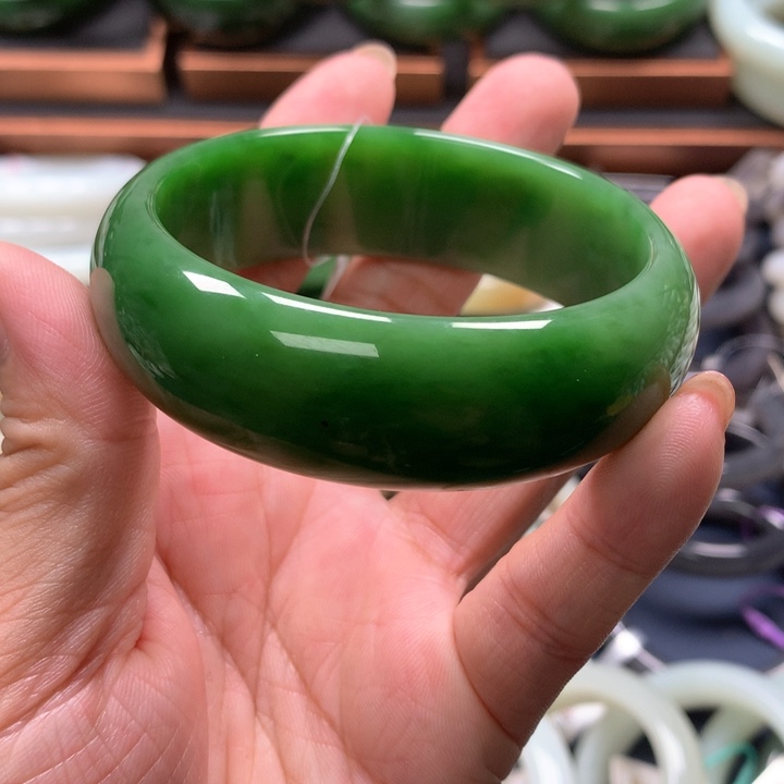【闪购商品】未镶嵌手镯和田玉（碧玉）