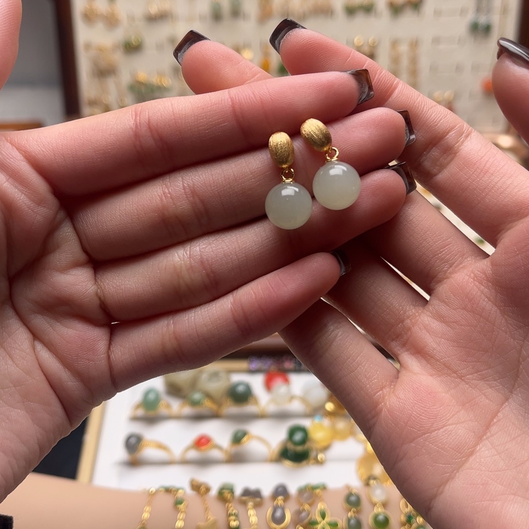 和田玉银S925镀金镶嵌耳坠