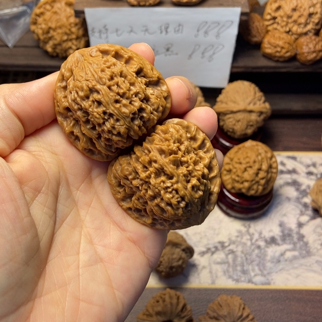 文玩核桃把件全品三角疆44