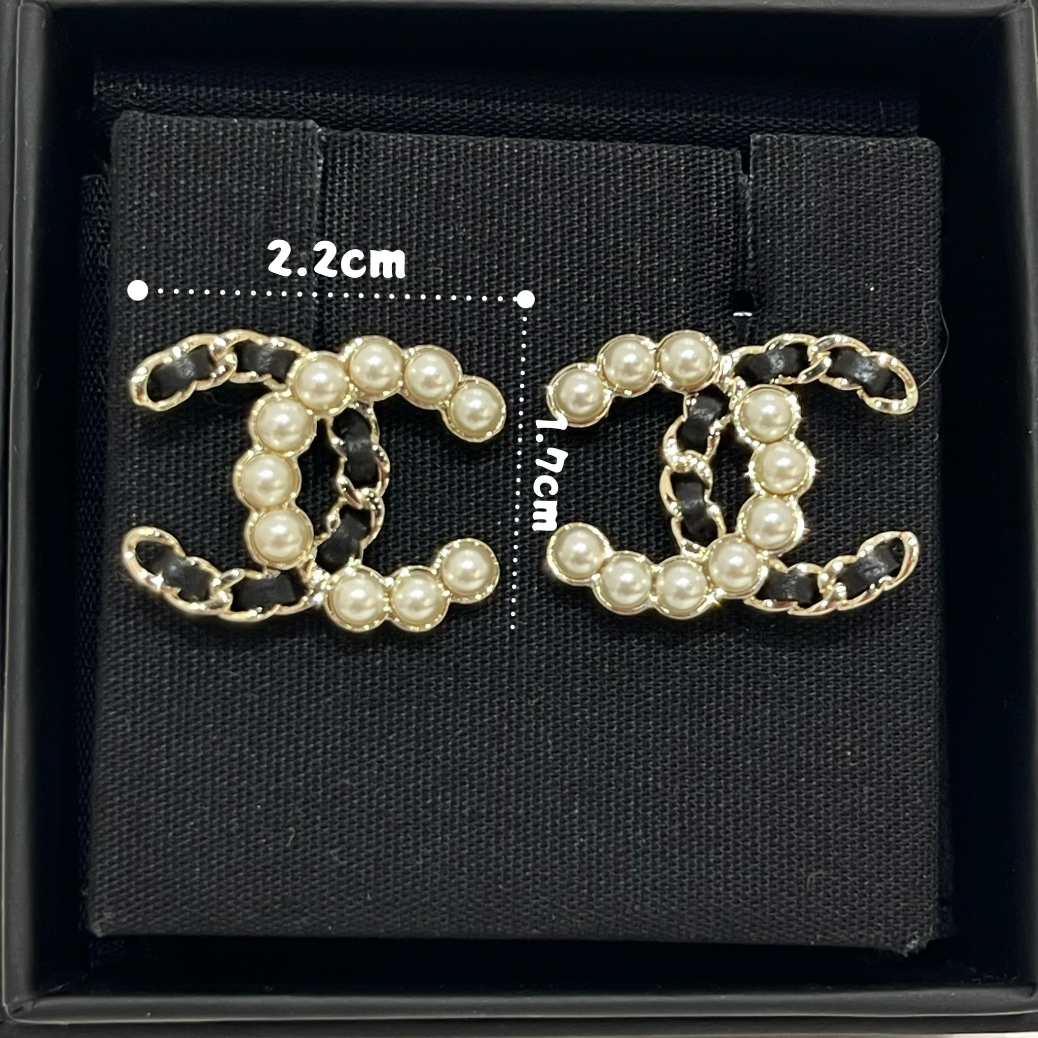 未使用 Chanel/香奈儿  25K双C皮穿链黑白拼接耳钉 耳环