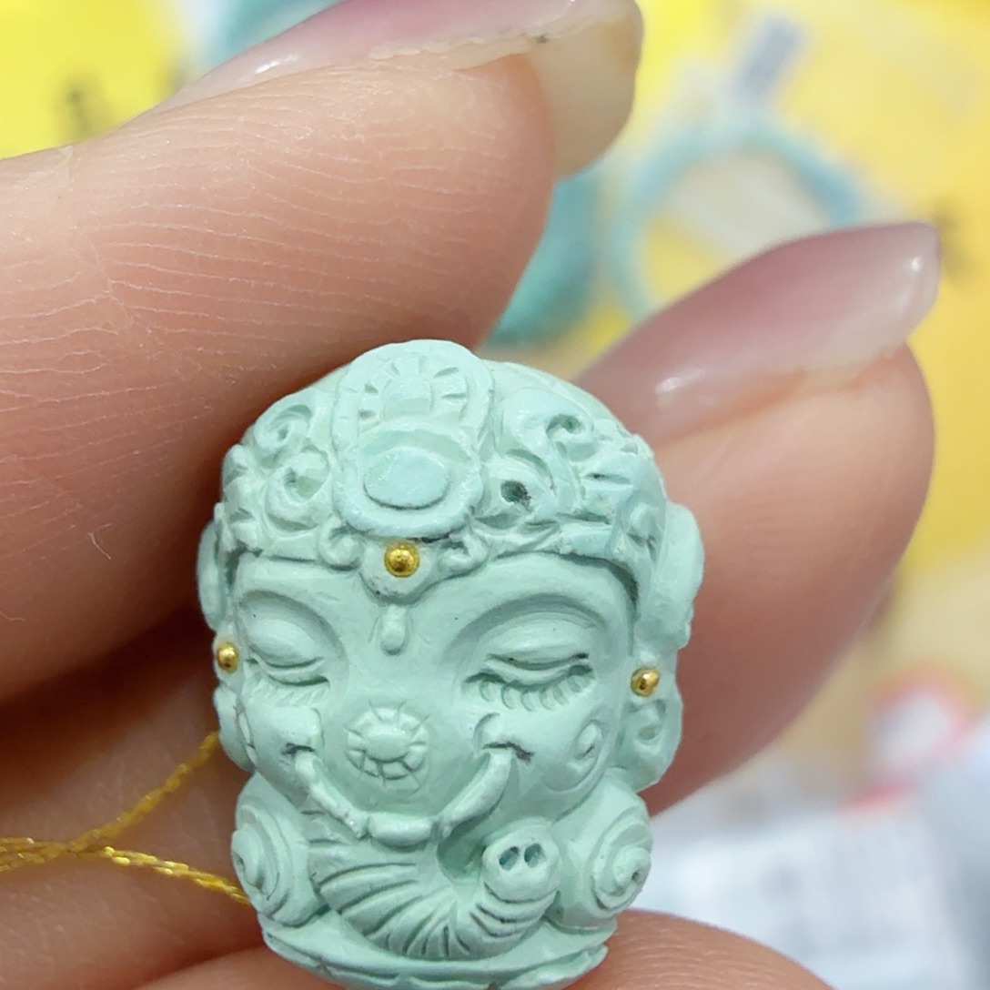 绿松石未镶嵌珠宝奇石