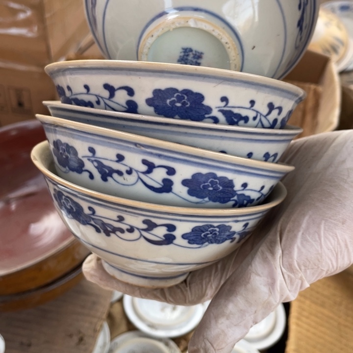 摆件陶瓷盘子碗砂锅都有