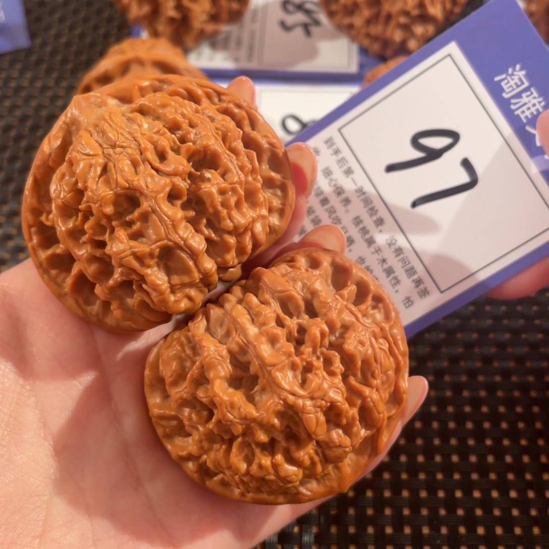 文玩核桃把件97号51尺官帽