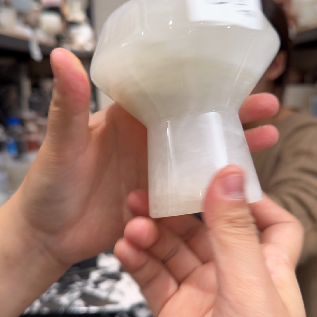 大理石R140。 钱。 