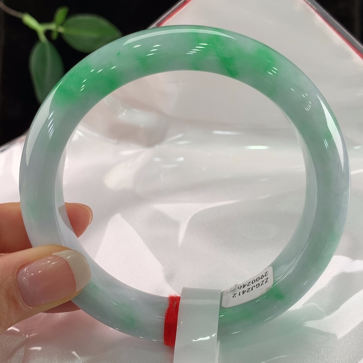 翡翠手镯未镶嵌111-0246