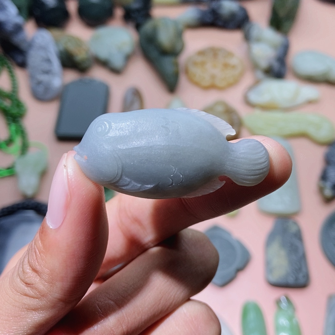 和田玉颈饰未镶嵌定制