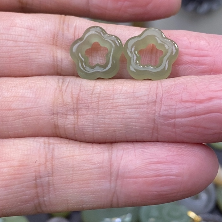 用***3和田玉未镶嵌颈饰