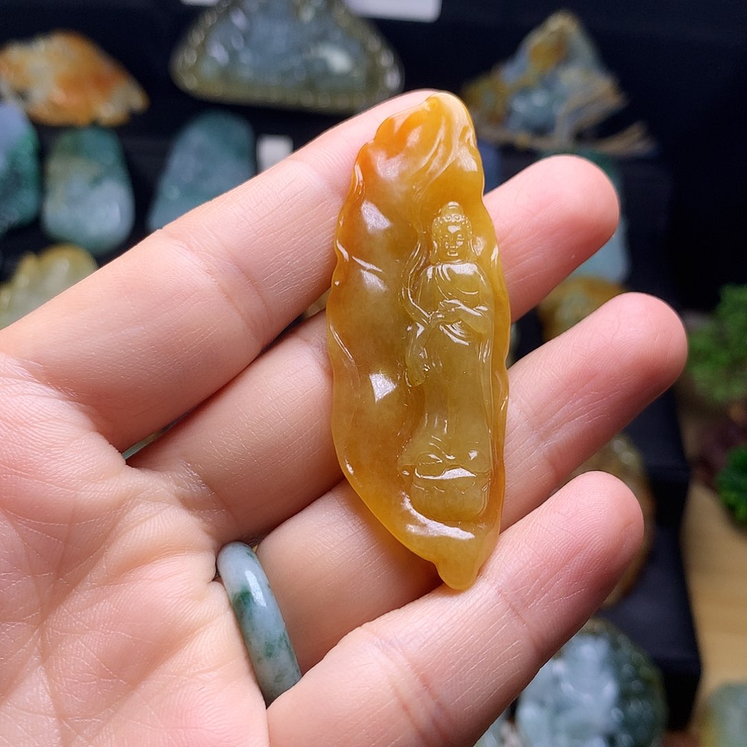 翡翠颈饰未镶嵌只****胖