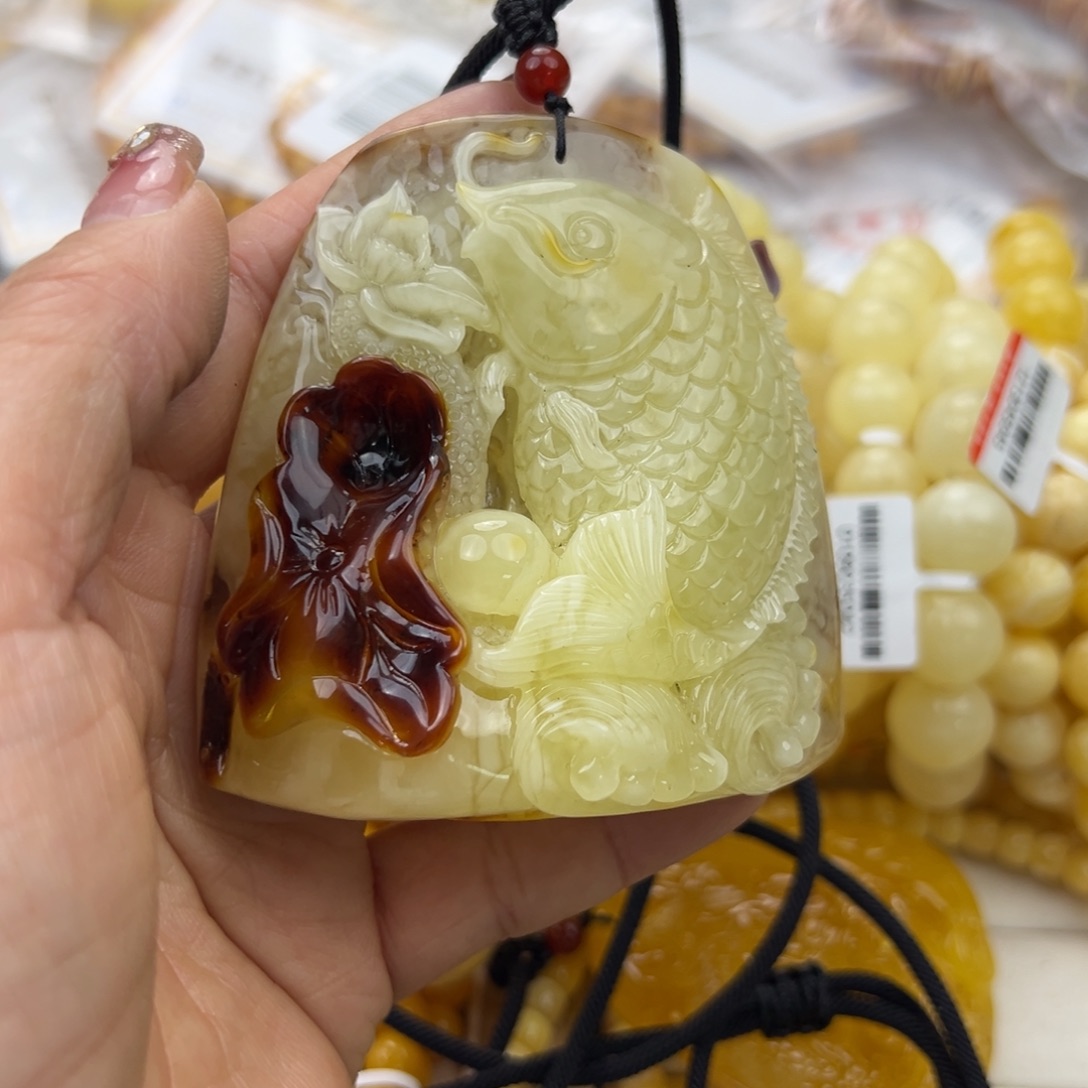 琥珀珠宝奇石未镶嵌