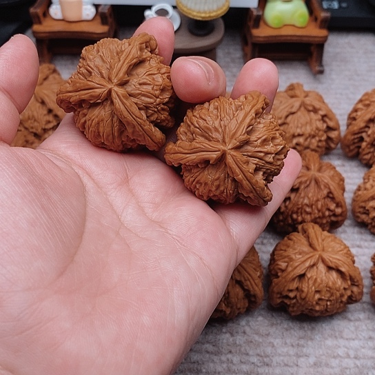 【闪购商品】文玩核桃吊坠A*k精工修复白奔39