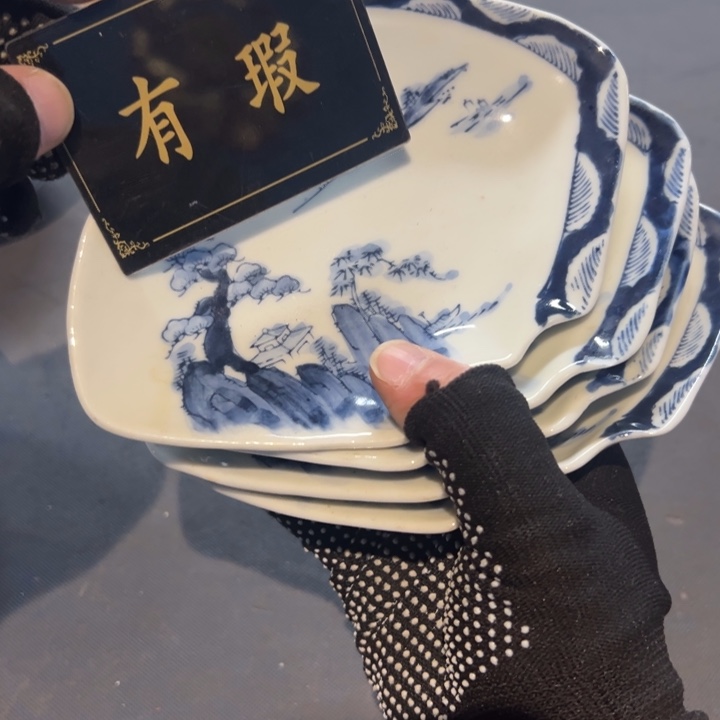 如***花瓷片拾六家的瓷器瓷器