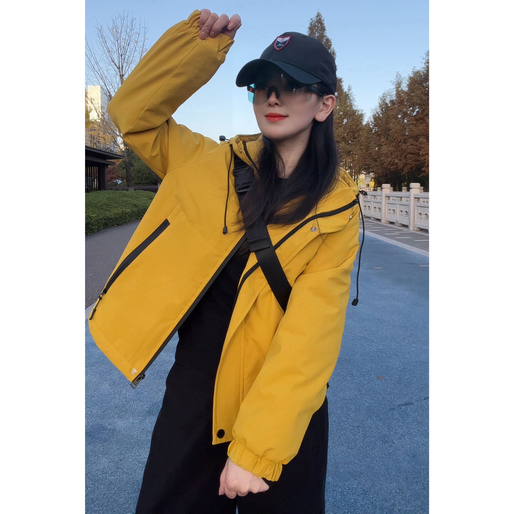 冲锋衣外套女2025春秋季新款韩系休闲百搭连帽短外套运动夹克上衣